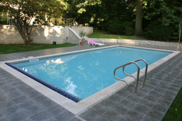 Vinyl Liner In ground pool by Aquarius Pools and Spas