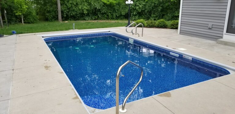 Vinyl Liner Pool Installation in Layfette Indiana