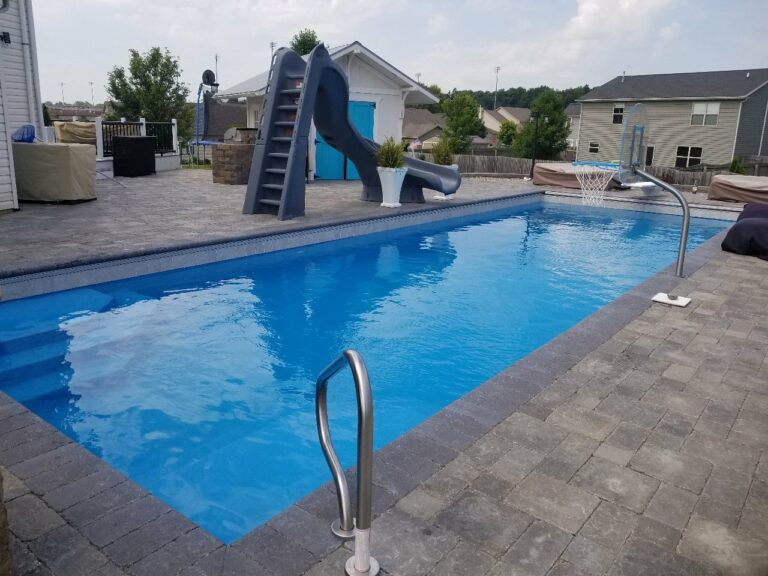 Fiberglass pool by Aquarius Pools and Spas