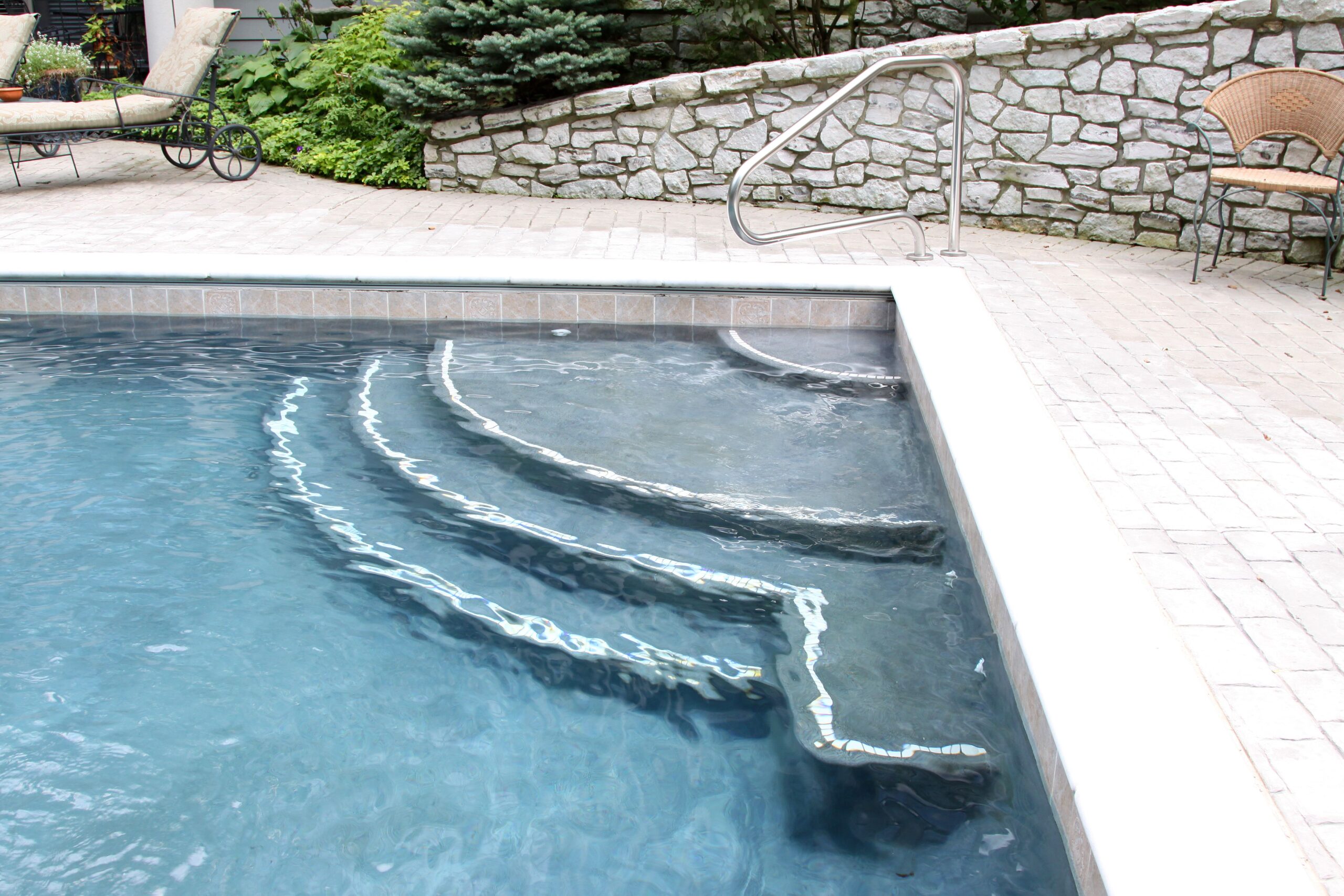 gunite custom step and spa seat(1)